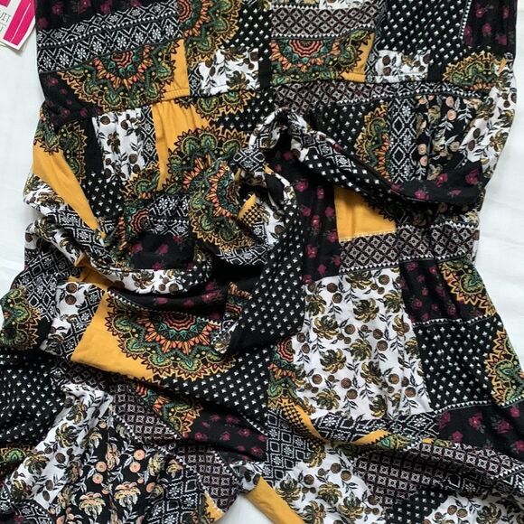 𝅺🌟nwt Bobbie Brooks Black/Multi Jumpsuit Romper⭐️ - Picture 4 of 7